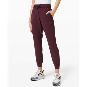 Lululemon On the Fly Jogger Woven Pants Size 10 Burgundy Drawstring Casual